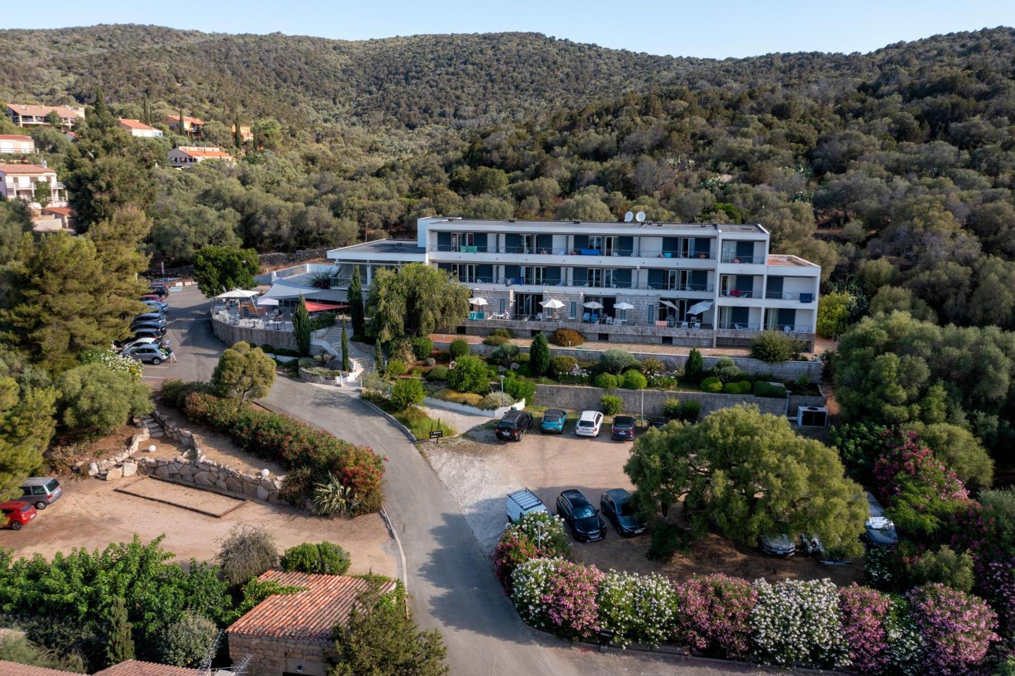 Hotel Les Eucalyptus Порто-Полло Экстерьер фото